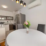 Znjan Apartment *