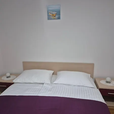 Apartment Znjan *