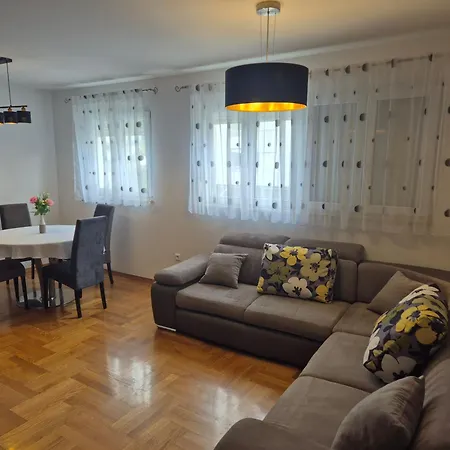 Apartment Znjan Split