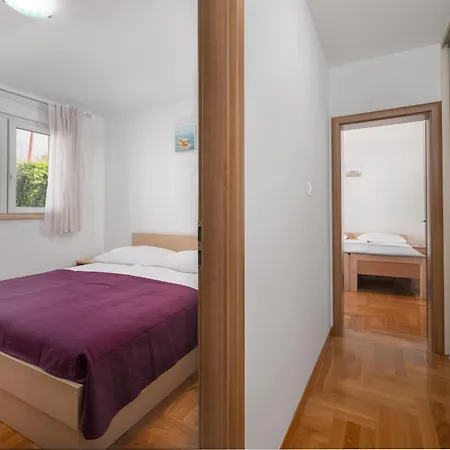 Apartment Znjan *